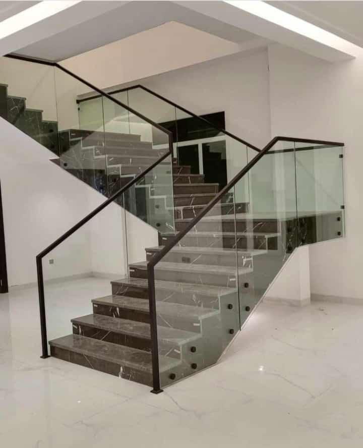 زجاج سكريت وكلادينج في الدمام