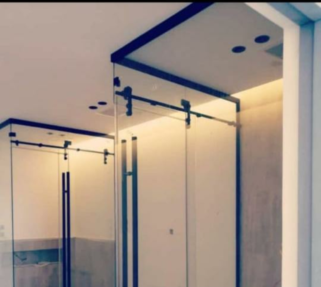 زجاج سكريت وكلادينج في الدمام