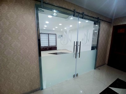 زجاج سكريت وكلادينج في الدمام